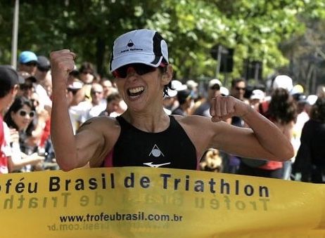 Carla Moreno comemora mais uma vitória no Troféu Brasil de Triathlon
